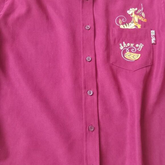Disney Burgundy Red Embroidered Tigger Show Off Button Up Shirt Women's Size XL - Picture 12 of 12
